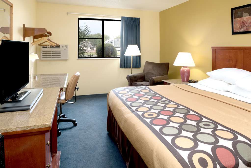 Super 8 By Wyndham Nampa Hotel Room photo
